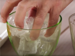 Step-by-step Guide To Making Café Con Hielo - Fill Glasses With Ice