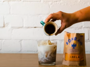 Step-by-step Guide To Making Café Con Hielo - Pour The Espresso Over Ice