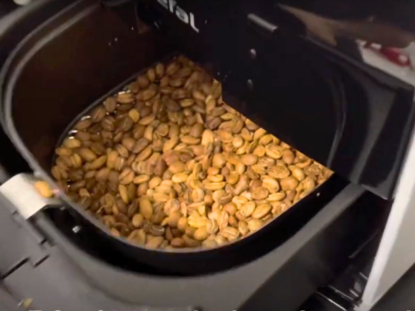 How To Roast Coffee Beans In An Air Fryer - Monitoring The Roasting Process