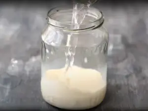 Step-by-step Guide To Making Iced Caramel Latte - Combine Milk And Cold Water