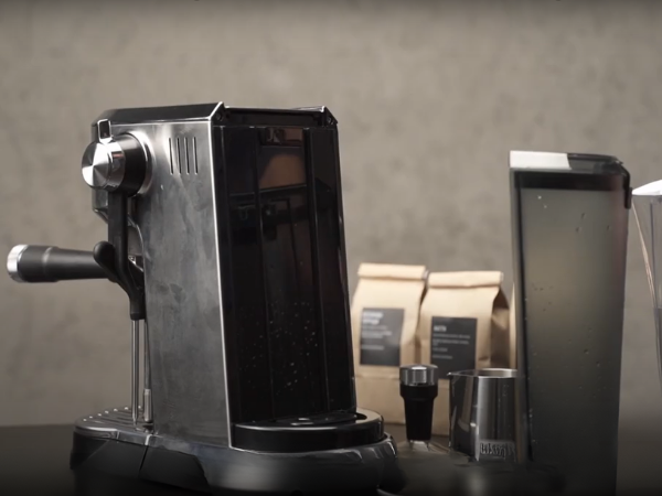 De'Longhi Dedica Maestro Plus - removable parts, such as the water tank