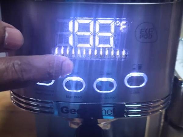 Geek Chef Machine For Espresso and Cappuccino - Clear control panel with easy-to-read buttons